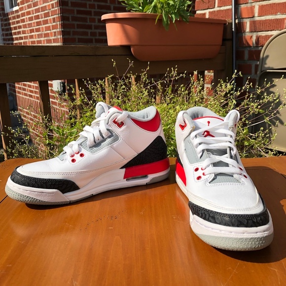 Jordan Other - Jordan Fire red 3's  III Retro  sz.7Y